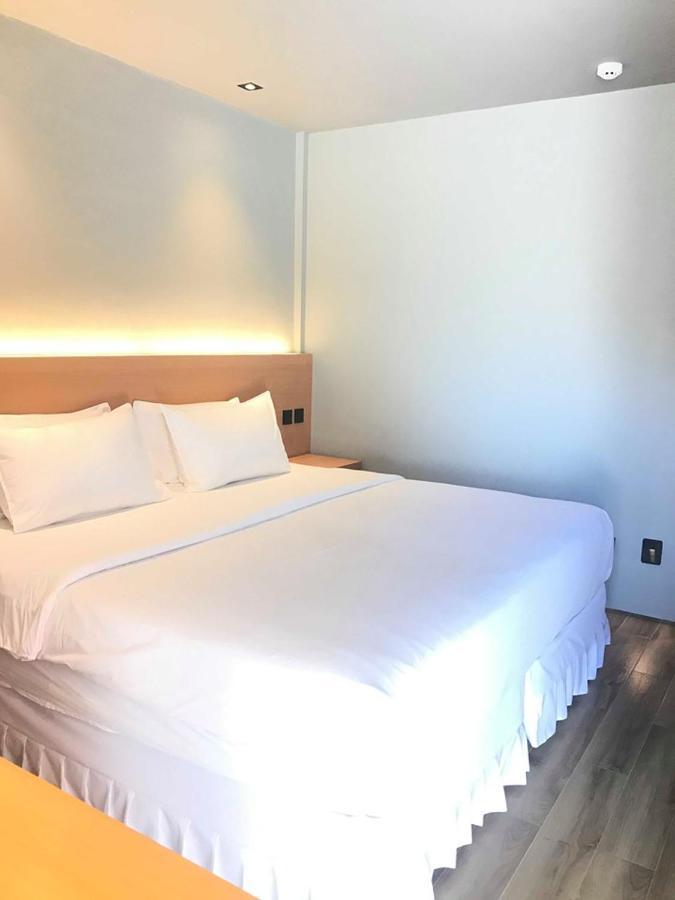 Mayfair Resort 팡라오 외부 사진